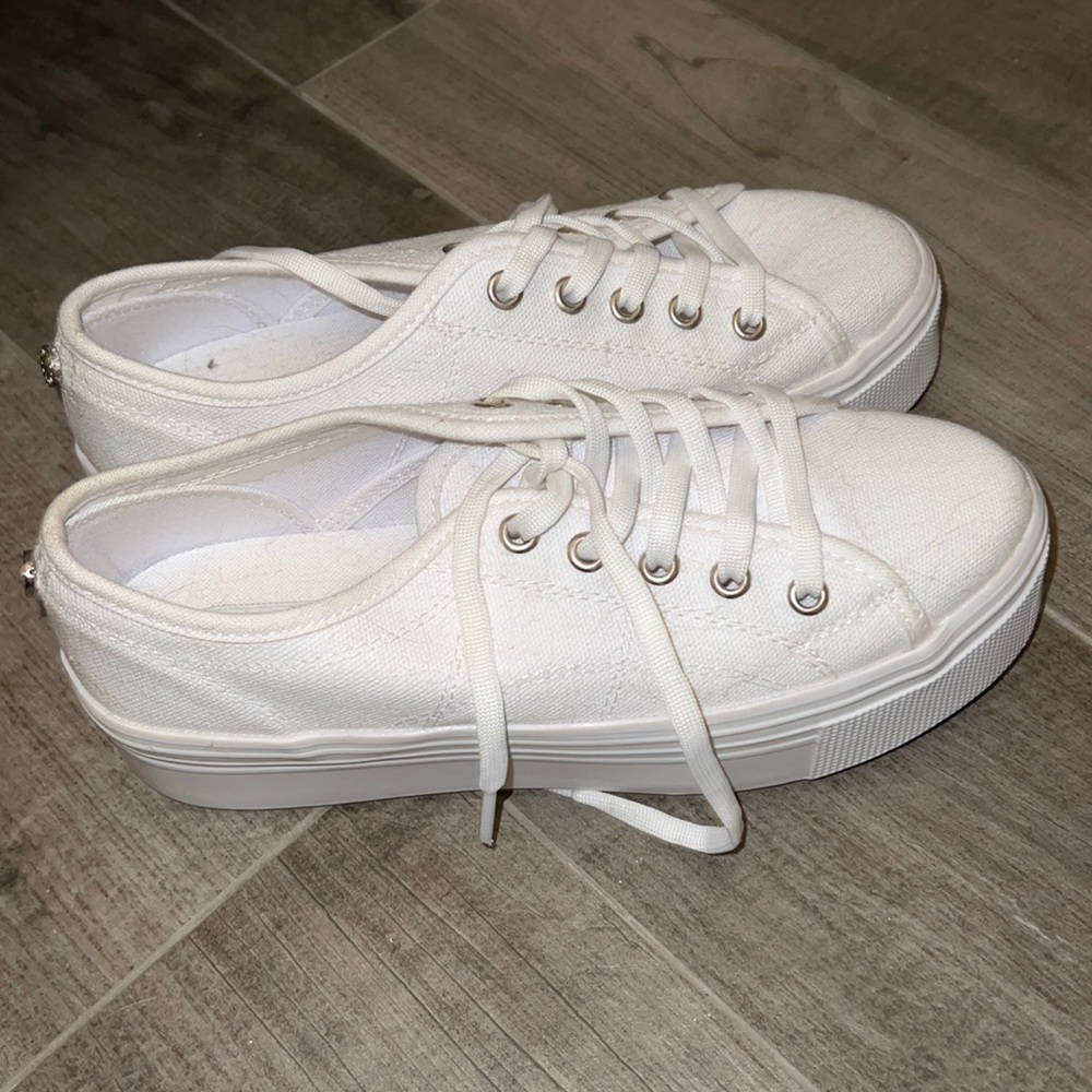 White platform Steve Madden’s